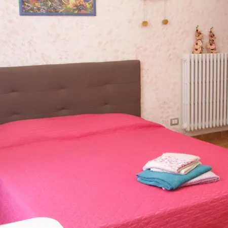 Chiara Affitta Guest house *